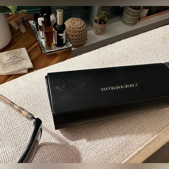 Polarized Burberry Glasses - Picture 2 of 4
